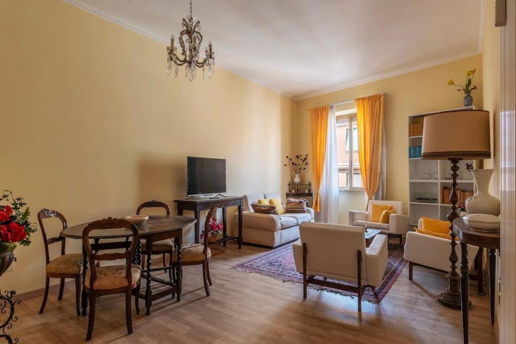 Elegante Appartamento Centrale روما المظهر الخارجي الصورة